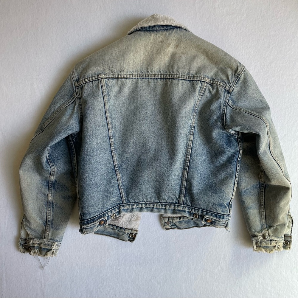 Vintage Levi's Blue Denim Sherpa-Lined Distressed Trucker Jean Jacket - Picture 7 of 15